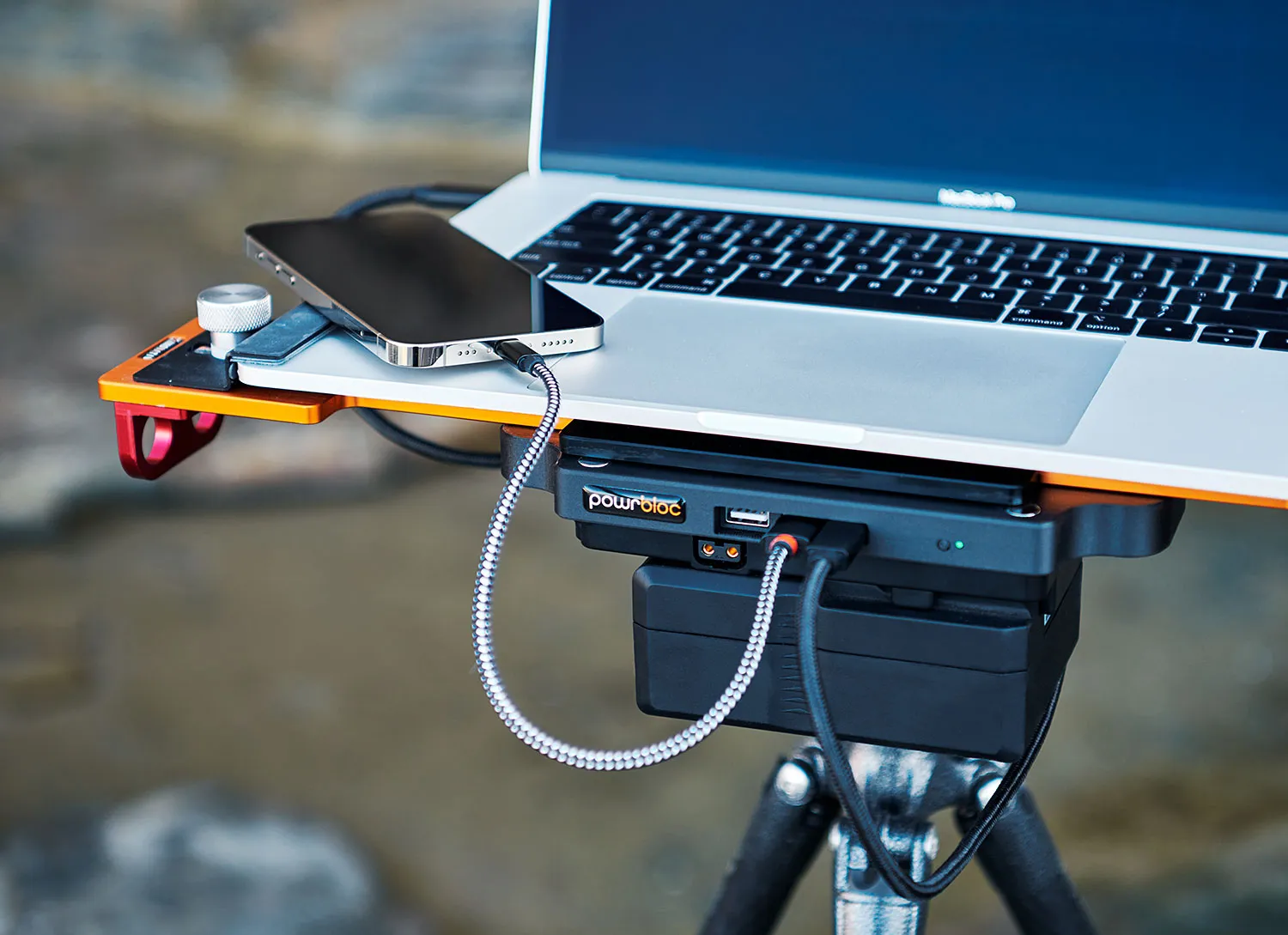 IQwire Powrbloc Megawatt V-Mount MacBook voeding DC-DC