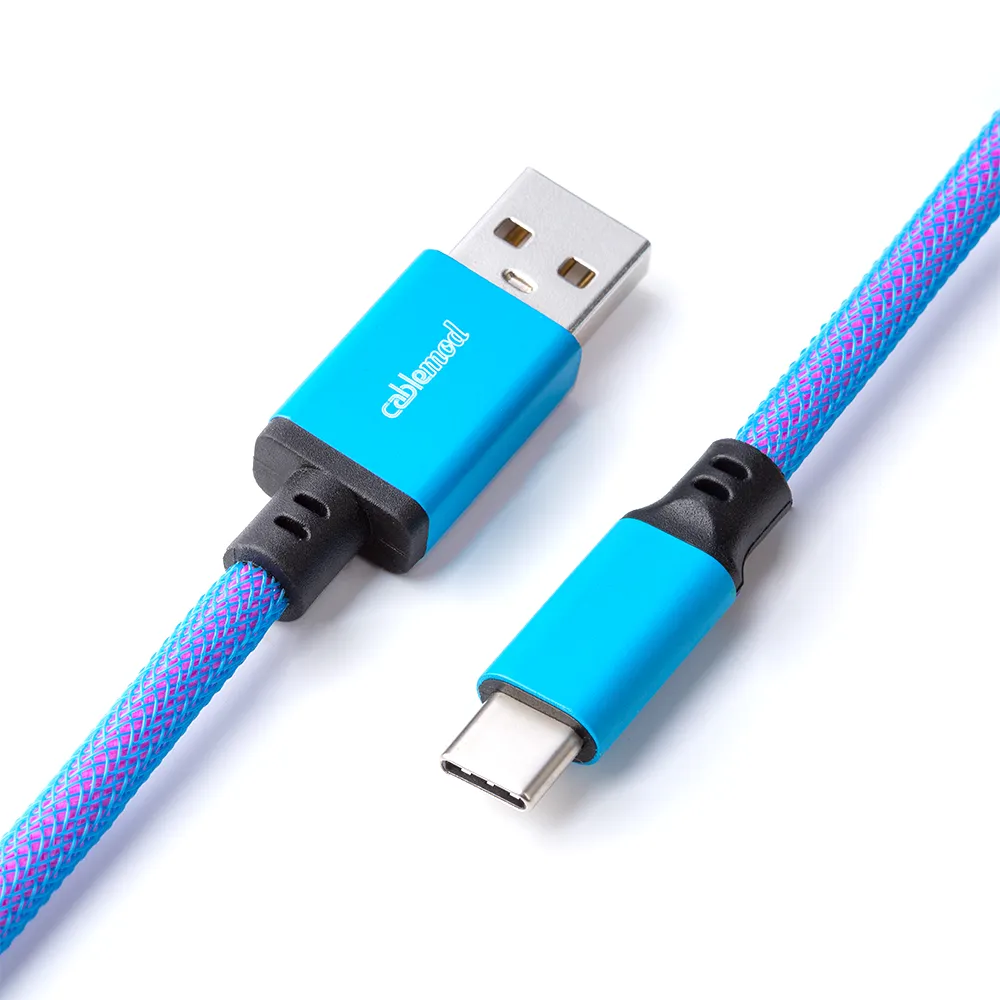 CableMod Pro Coiled toetsenbordkabel USB-C 150cm Galaxy Blue