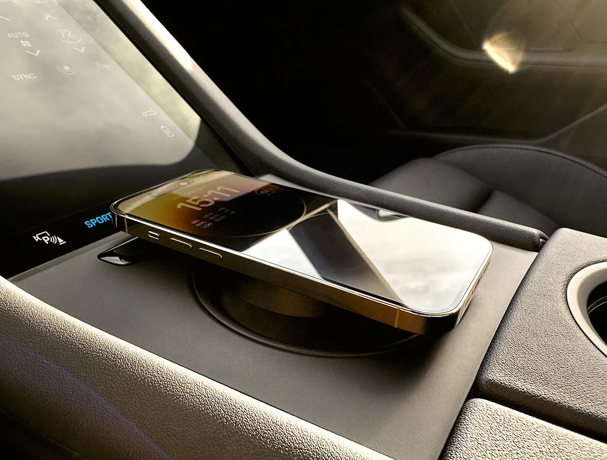 IQwire MagSafe draadloze autolader Porsche Taycan bekerhouder carbon