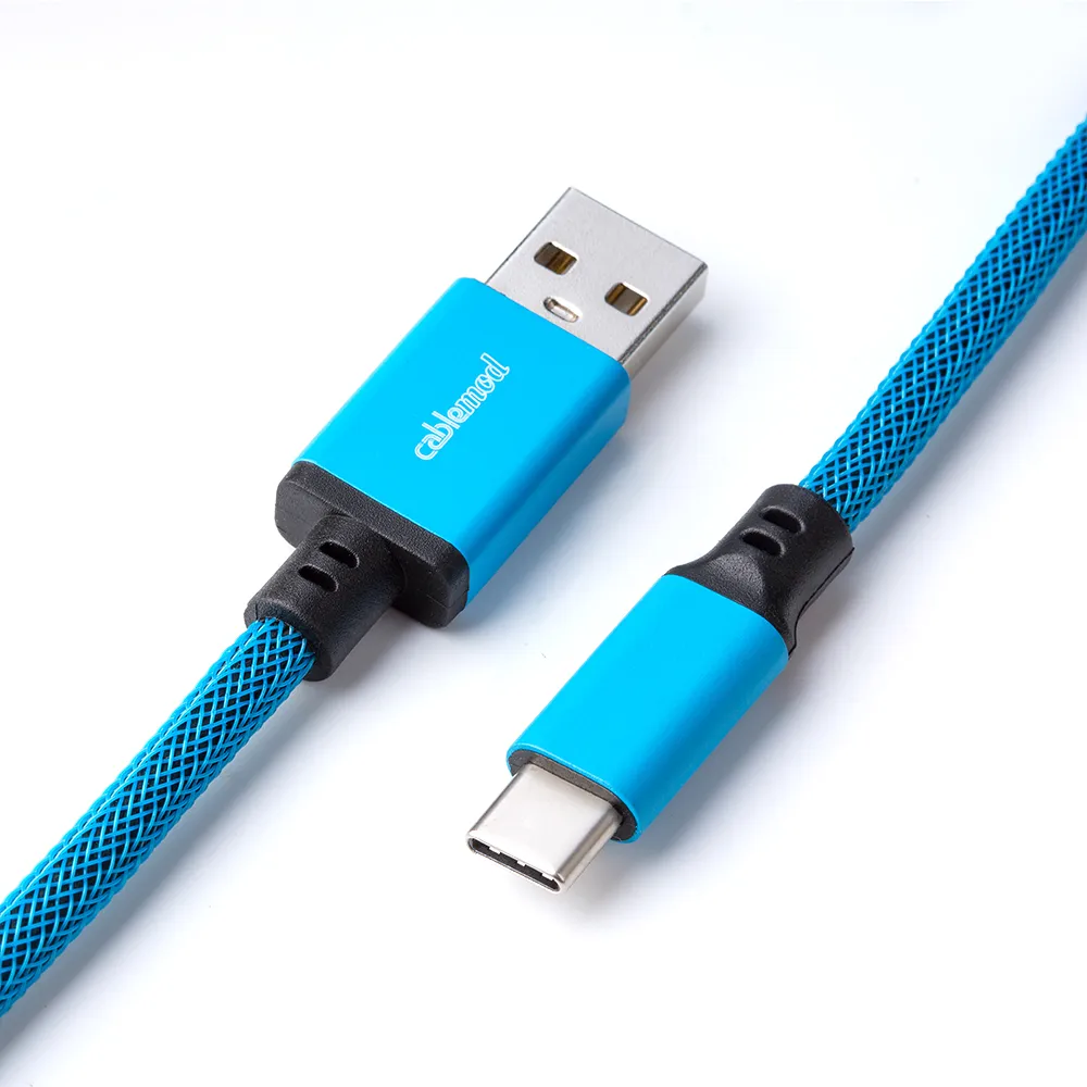 CableMod Pro Coiled Keyboard Cable Spectrum Blue USB-C 150cm