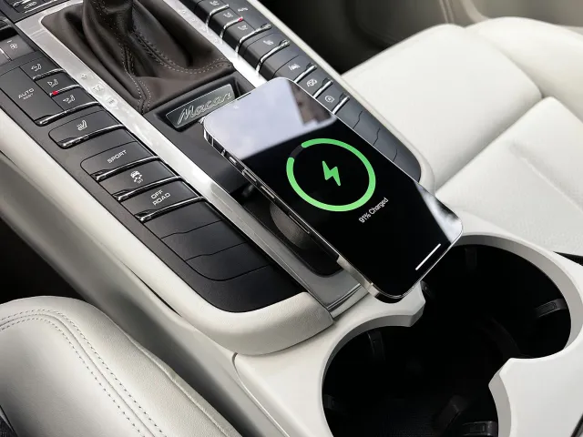 IQwire MagSafe draadloze autolader Macan 2015-2021 smoker